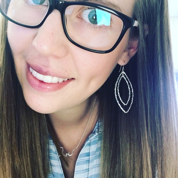 Meet your Posher, Hannah - Picture 1 of 1